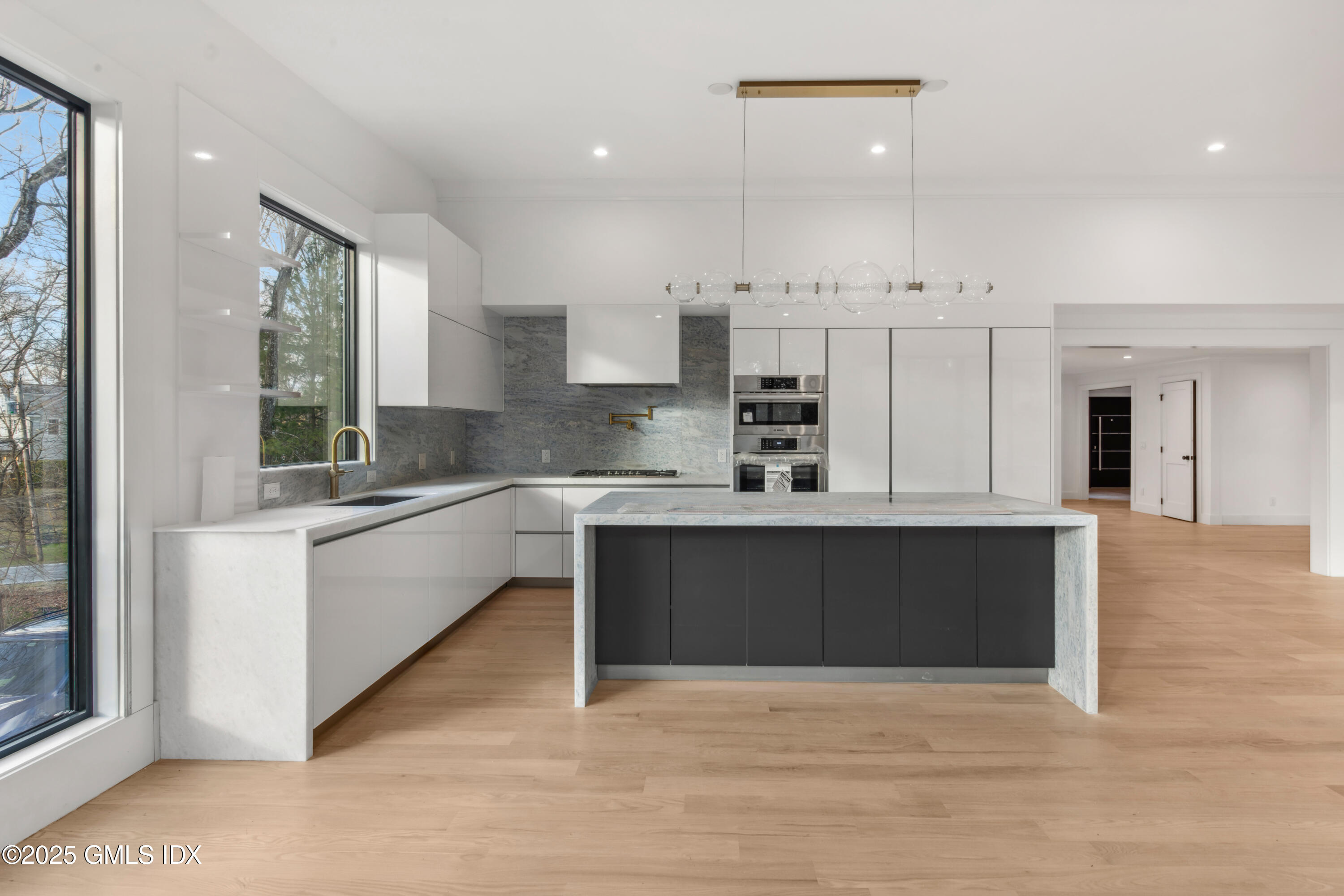 34 Thunder Mountain Road Greenwich, CT 06831 - Photo 8 of 27 Kitchen