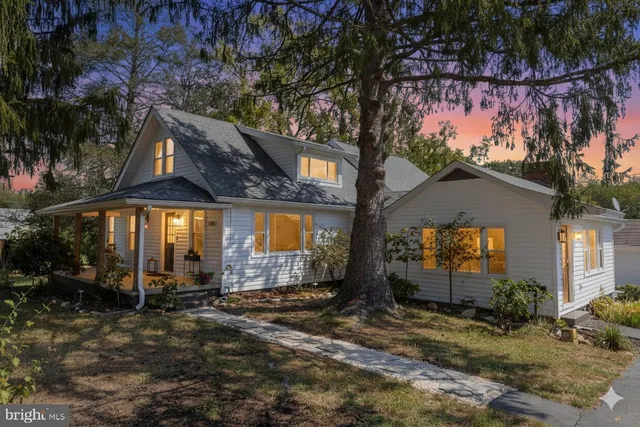 a front view of house with yard