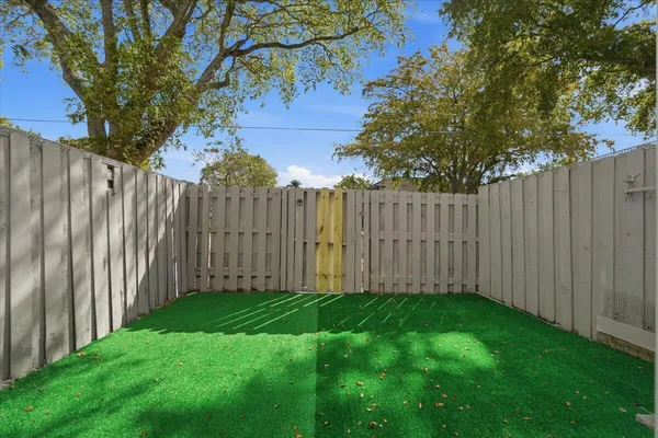 $2,499 | 3907 Northwest 76th Terrace, Hollywood, FL 33024