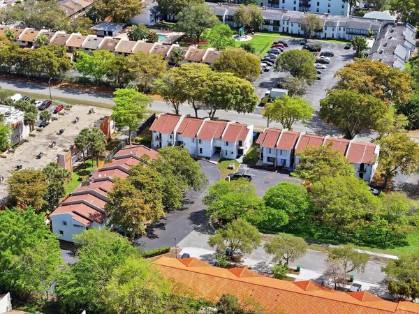 $2,499 | 3907 Northwest 76th Terrace, Hollywood, FL 33024