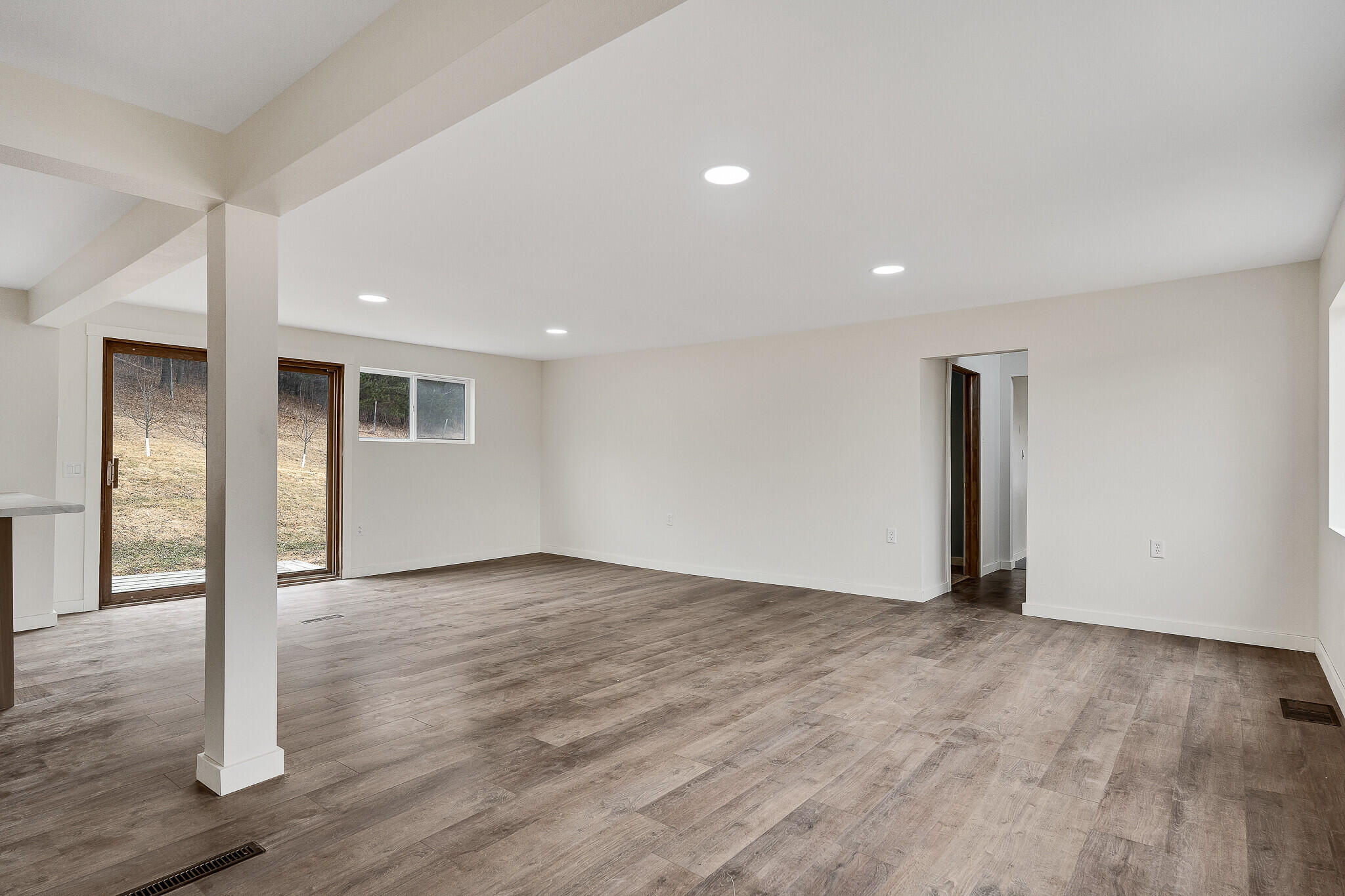 N3460 South Steine Road Franklin, WI 54627 - Photo 10 of 56 Living Room