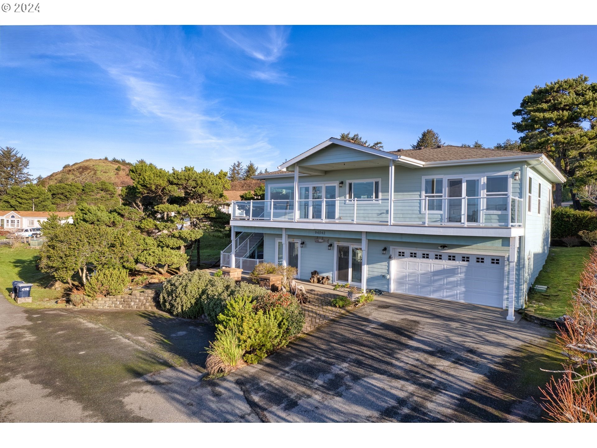 94042 Doyle Point Road Wedderburn, OR 97444 - Photo 1 of 35 Gallery Image 1