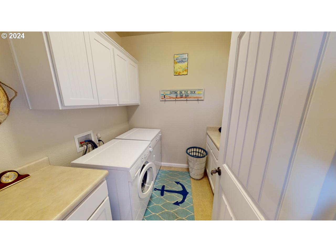 94042 Doyle Point Road Wedderburn, OR 97444 - Photo 21 of 35 Laundry