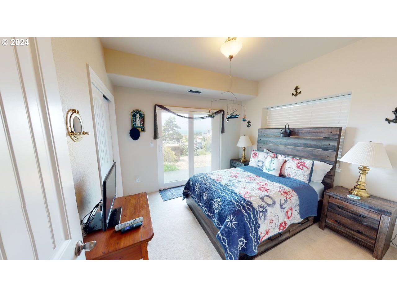 94042 Doyle Point Road Wedderburn, OR 97444 - Photo 24 of 35 Bedroom