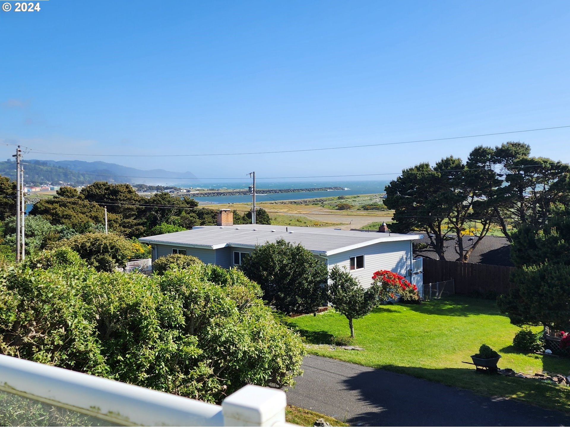 94042 Doyle Point Road Wedderburn, OR 97444 - Photo 35 of 35 Gallery Image 35
