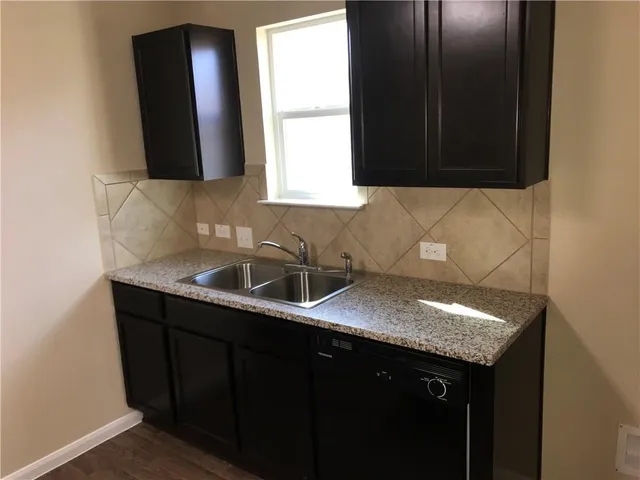 $1,800 | 19517 Great Falls Drive, Manor, TX 78653