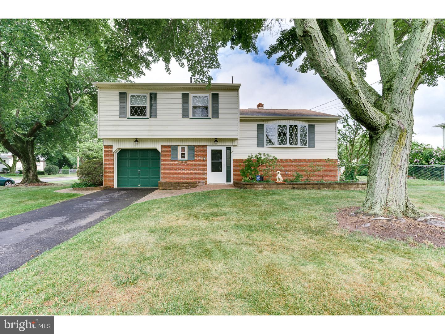 31 Kay Road Yardville, NJ 08620 - Photo 1 of 25 Front Yard