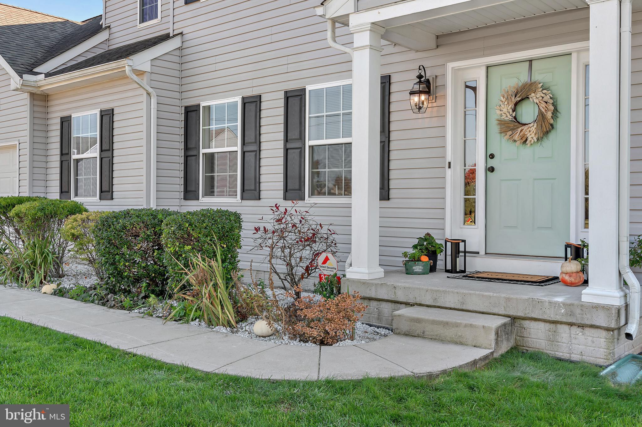 3251 Raintree Road York, PA 17404 - Photo 3 of 42 Gallery Image 3