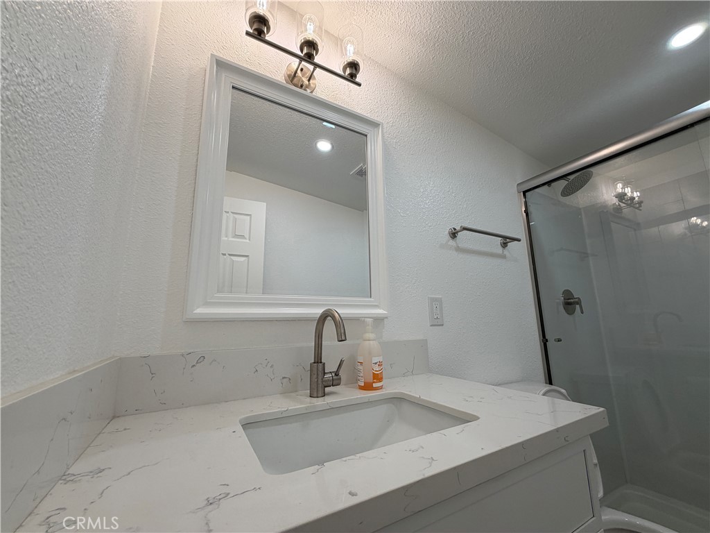 3590 Buchanan Street, Unit A Riverside, CA 92503 - Photo 27 of 40 2nd Bathroom