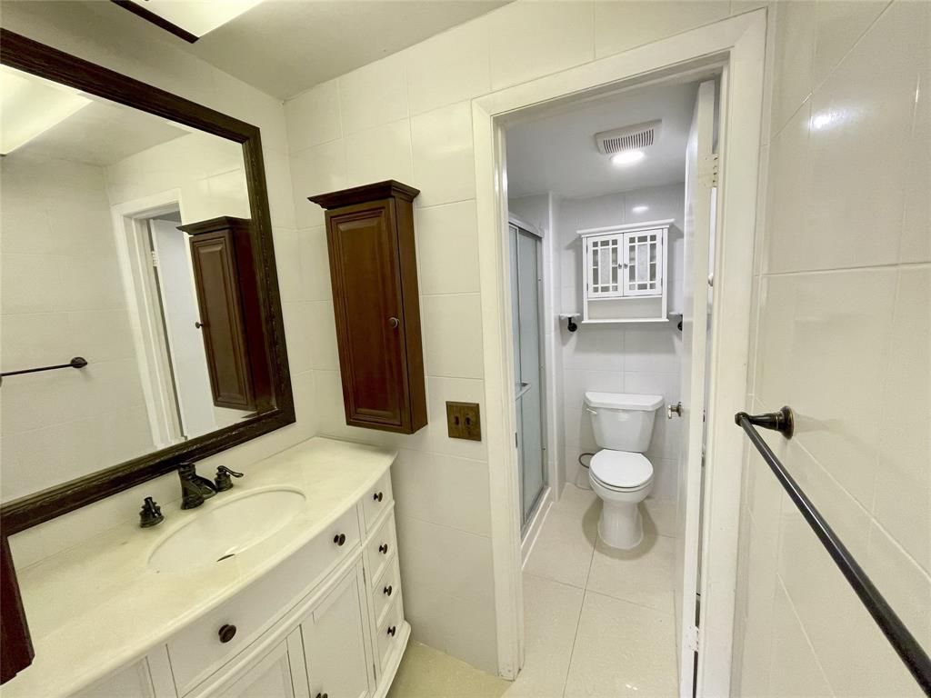 5090 Southwest 64th Avenue, Unit 204 Davie, FL 33314 - Photo 12 of 25