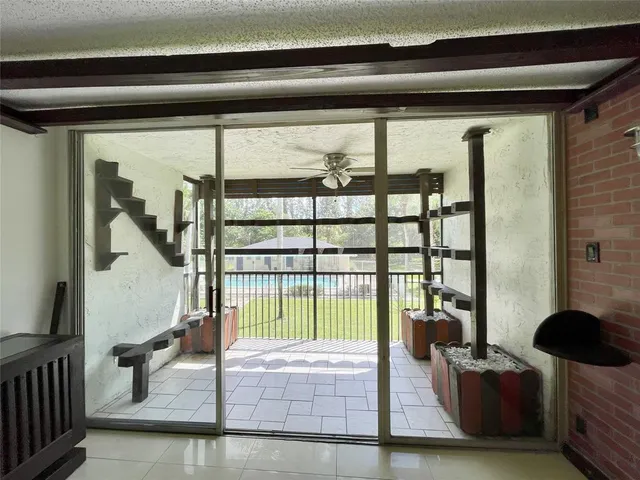 $1,900 | 5090 Southwest 64th Avenue, Unit 204, Davie, FL 33314
