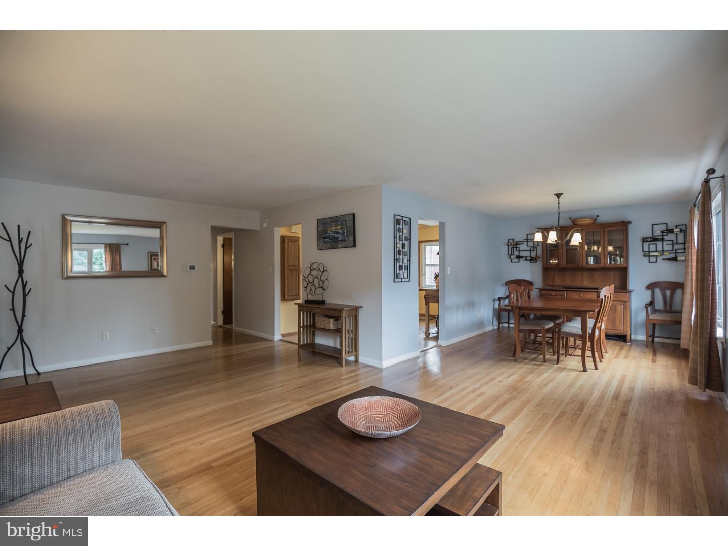 23 Elmgate Road Evesham, NJ 08053 - Photo 6 of 23 Living Room