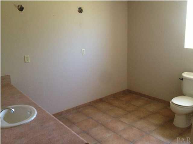 893 Coventry Road DeFuniak Springs, FL 32433 - Photo 11 of 12 Gallery Image 11