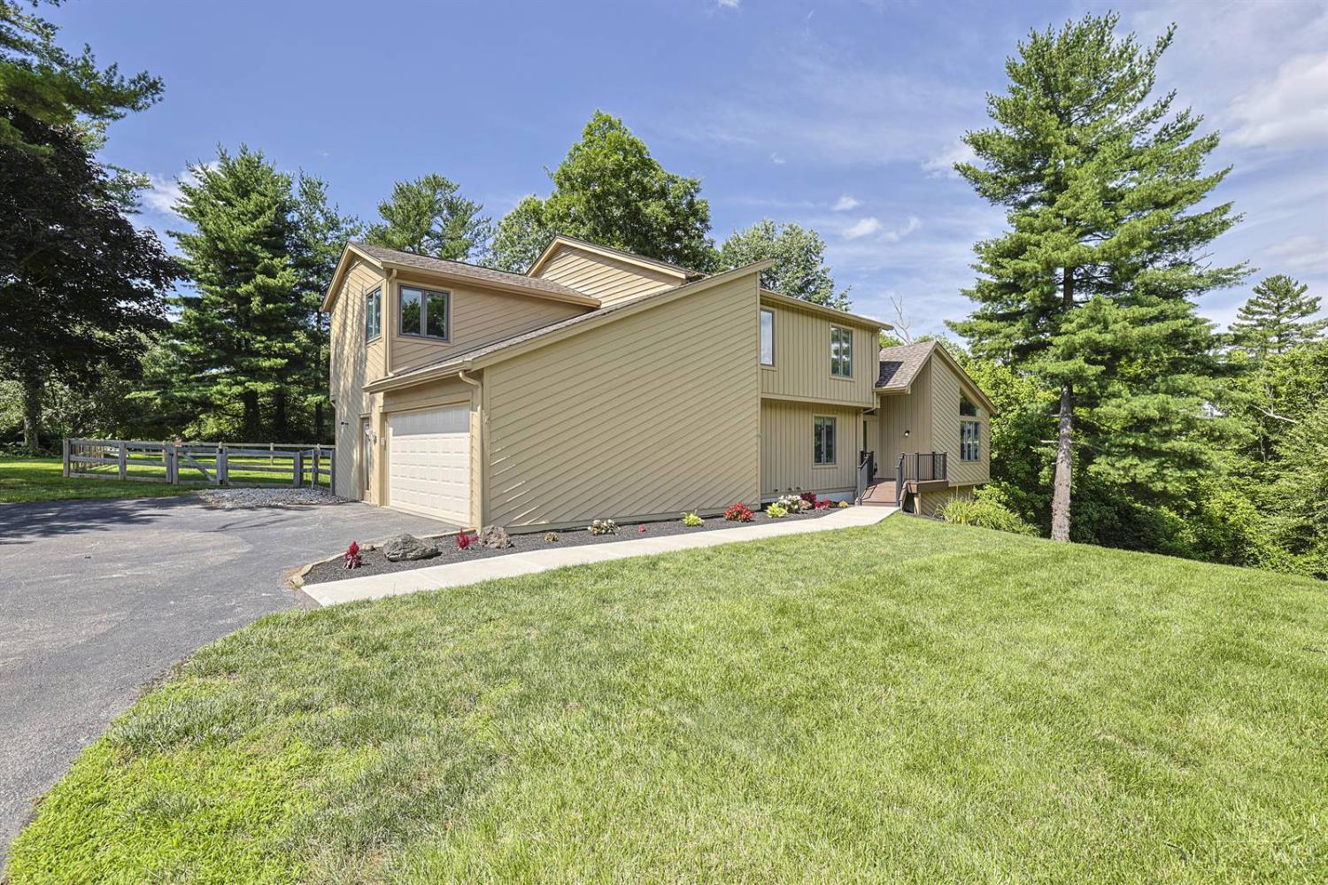 7407 Ayers Road Cincinnati, OH 45255 - Photo 2 of 51