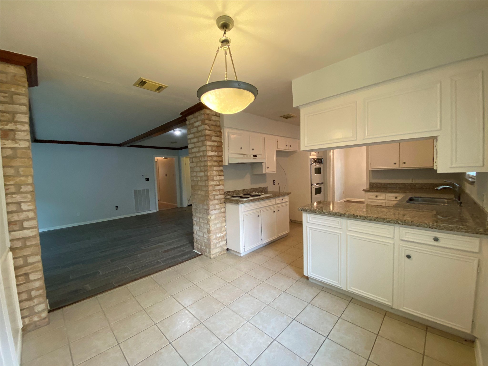 12314 Rincon Drive Houston, TX 77077 - Photo 18 of 36 Large breakfast area open to kitchen and living rooms