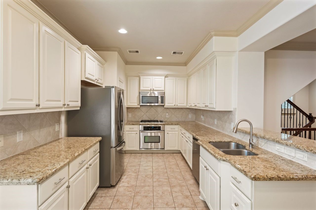 4018 Childress Street Houston, TX 77005 - Photo 10 of 20