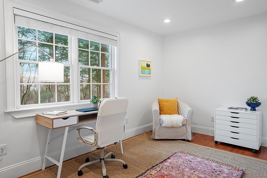 8 Reiling Pond Road Lincoln, MA 01773 - Photo 15 of 35