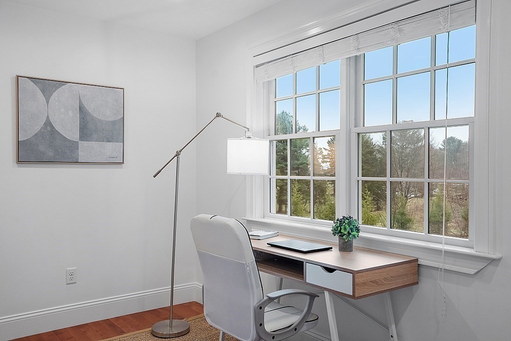 8 Reiling Pond Road Lincoln, MA 01773 - Photo 16 of 35