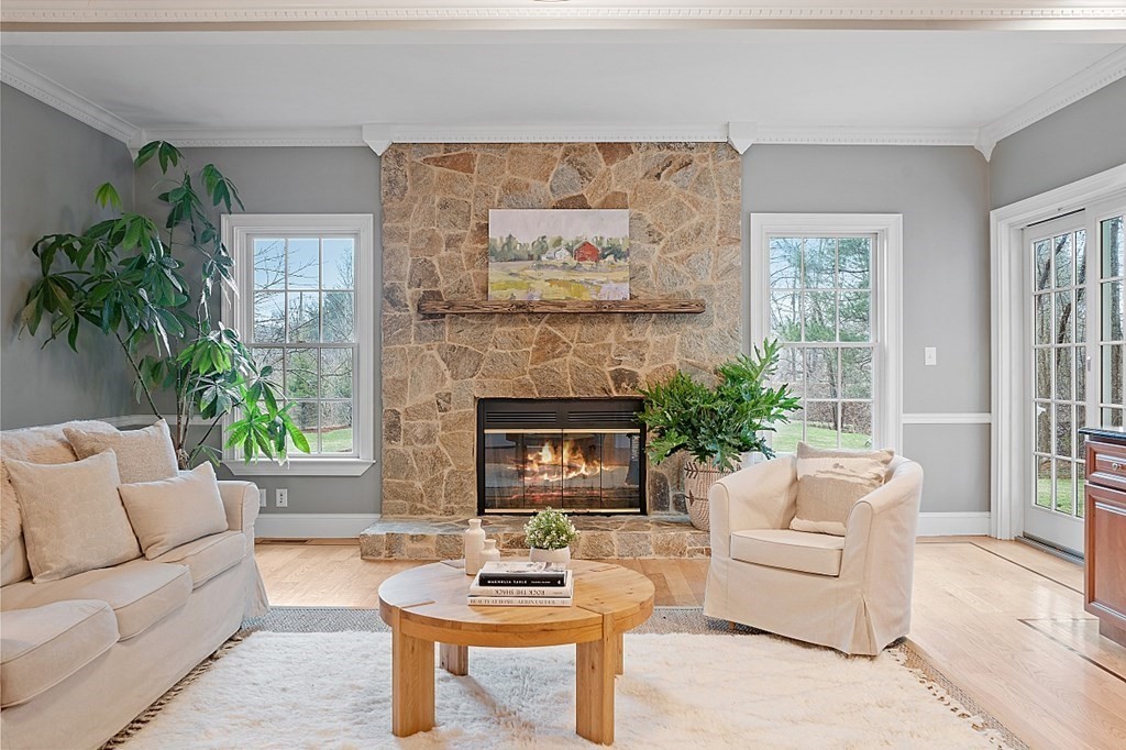 8 Reiling Pond Road Lincoln, MA 01773 - Photo 3 of 35