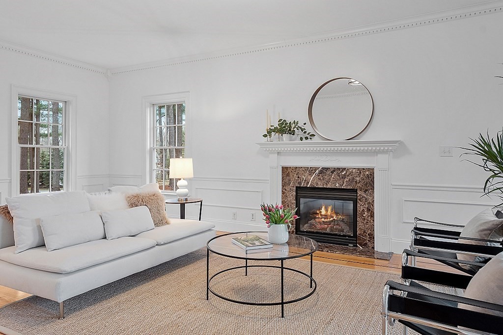 8 Reiling Pond Road Lincoln, MA 01773 - Photo 4 of 35