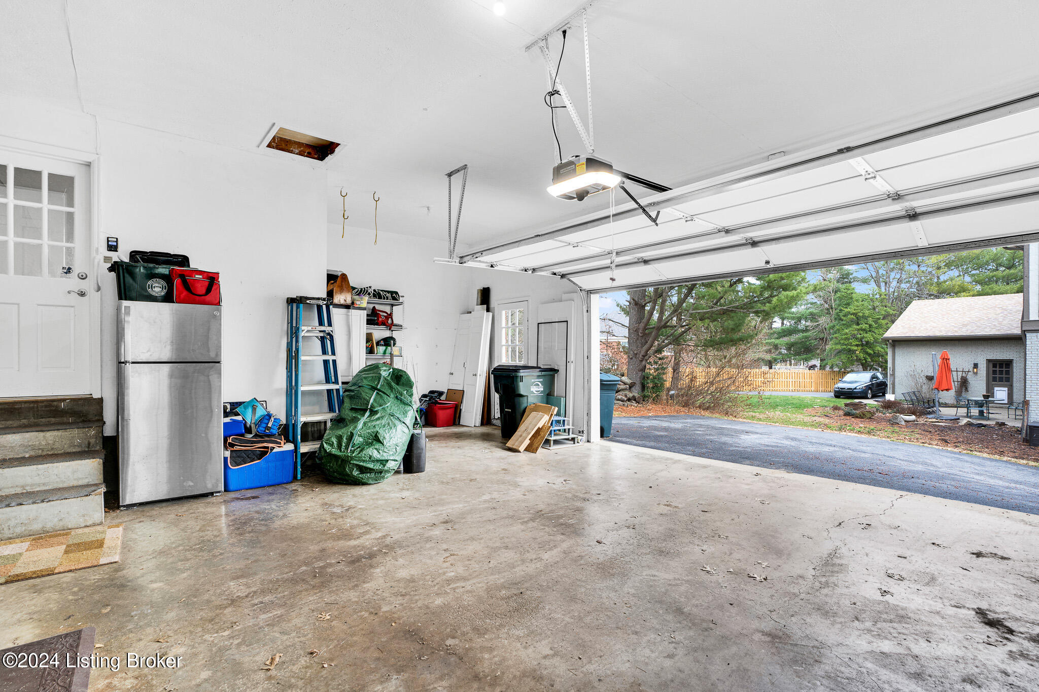 7230 Fox Harbor Road Prospect, KY 40059 - Photo 23 of 67 031garage