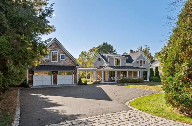 $1,895,000 | 263 Foreside Road, Falmouth, ME 04105