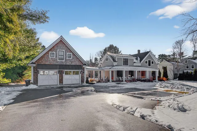 $1,895,000 | 263 Foreside Road, Falmouth, ME 04105