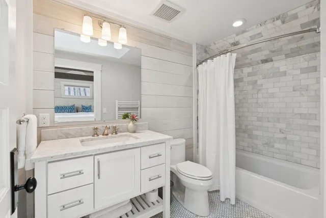 $1,895,000 | 263 Foreside Road, Falmouth, ME 04105