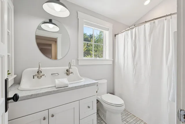 $1,895,000 | 263 Foreside Road, Falmouth, ME 04105