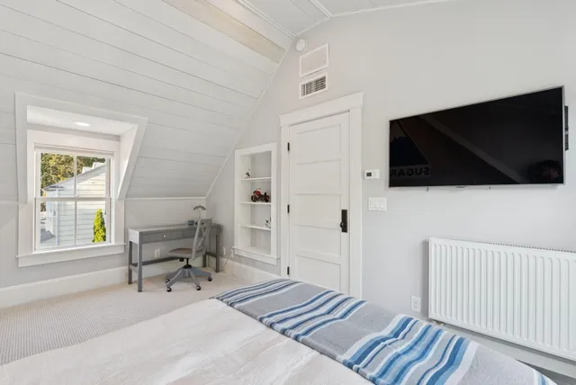 $1,895,000 | 263 Foreside Road, Falmouth, ME 04105