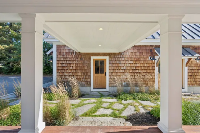 $1,895,000 | 263 Foreside Road, Falmouth, ME 04105