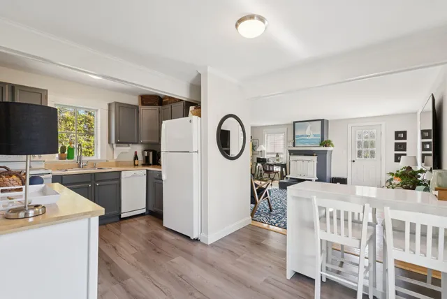 $1,895,000 | 263 Foreside Road, Falmouth, ME 04105