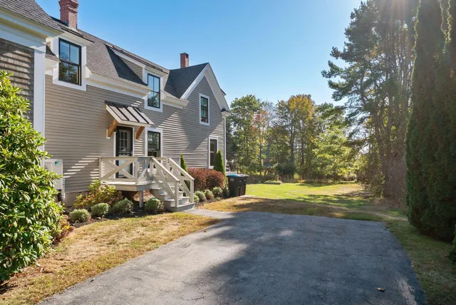 $1,895,000 | 263 Foreside Road, Falmouth, ME 04105