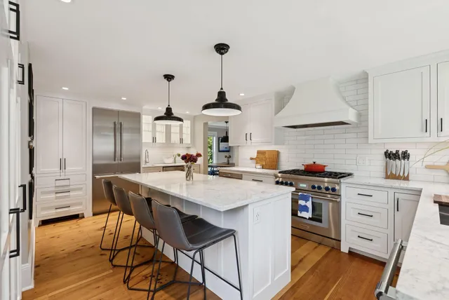 $1,895,000 | 263 Foreside Road, Falmouth, ME 04105