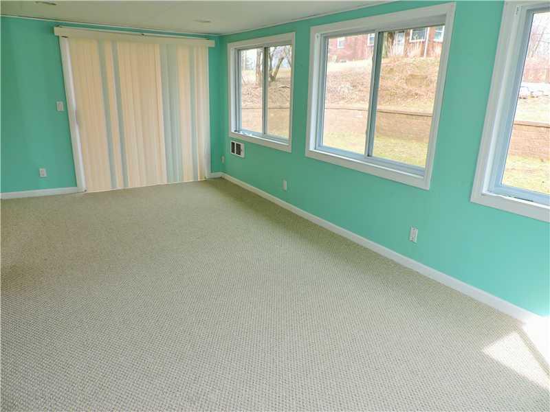 1248 Anderson Road Pittsburgh, PA 15209 - Photo 21 of 25 Sunroom.