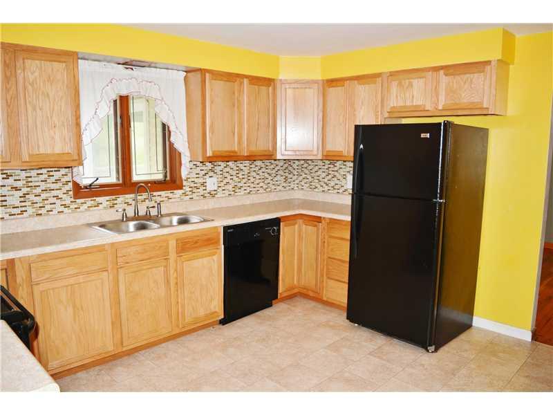 1248 Anderson Road Pittsburgh, PA 15209 - Photo 9 of 25 Kitchen.