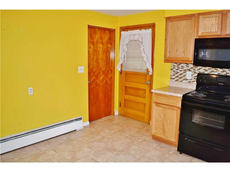 1248 Anderson Road Pittsburgh, PA 15209 - Photo 10 of 25 Kitchen.