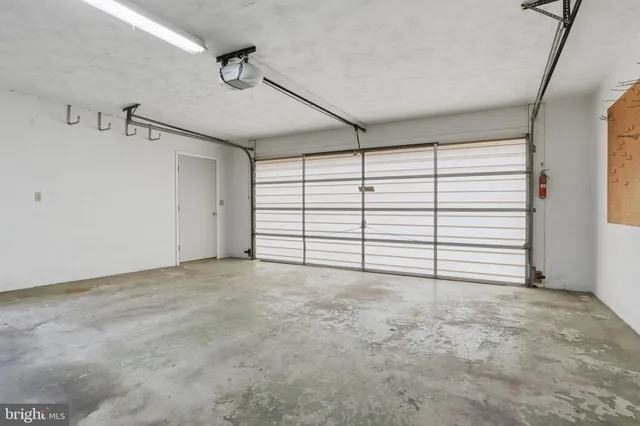 a view of a garage