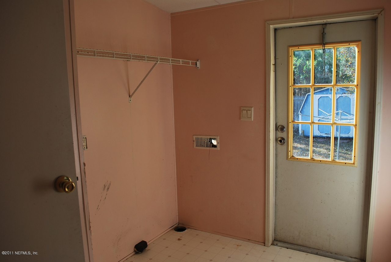 1530 Chaffee Road South Jacksonville, FL 32221 - Photo 10 of 24 Laundry
