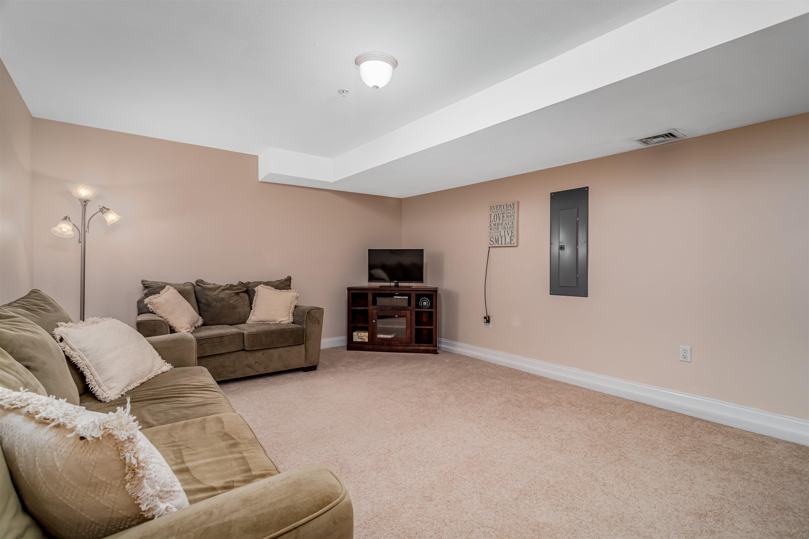 17 Esquire Lane Merrimack, NH 03054 - Photo 29 of 40