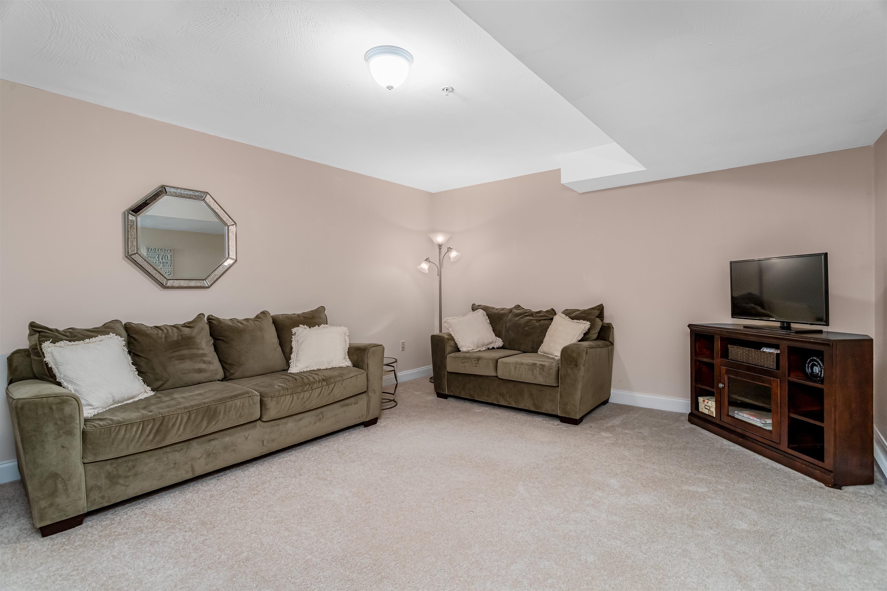 17 Esquire Lane Merrimack, NH 03054 - Photo 30 of 40