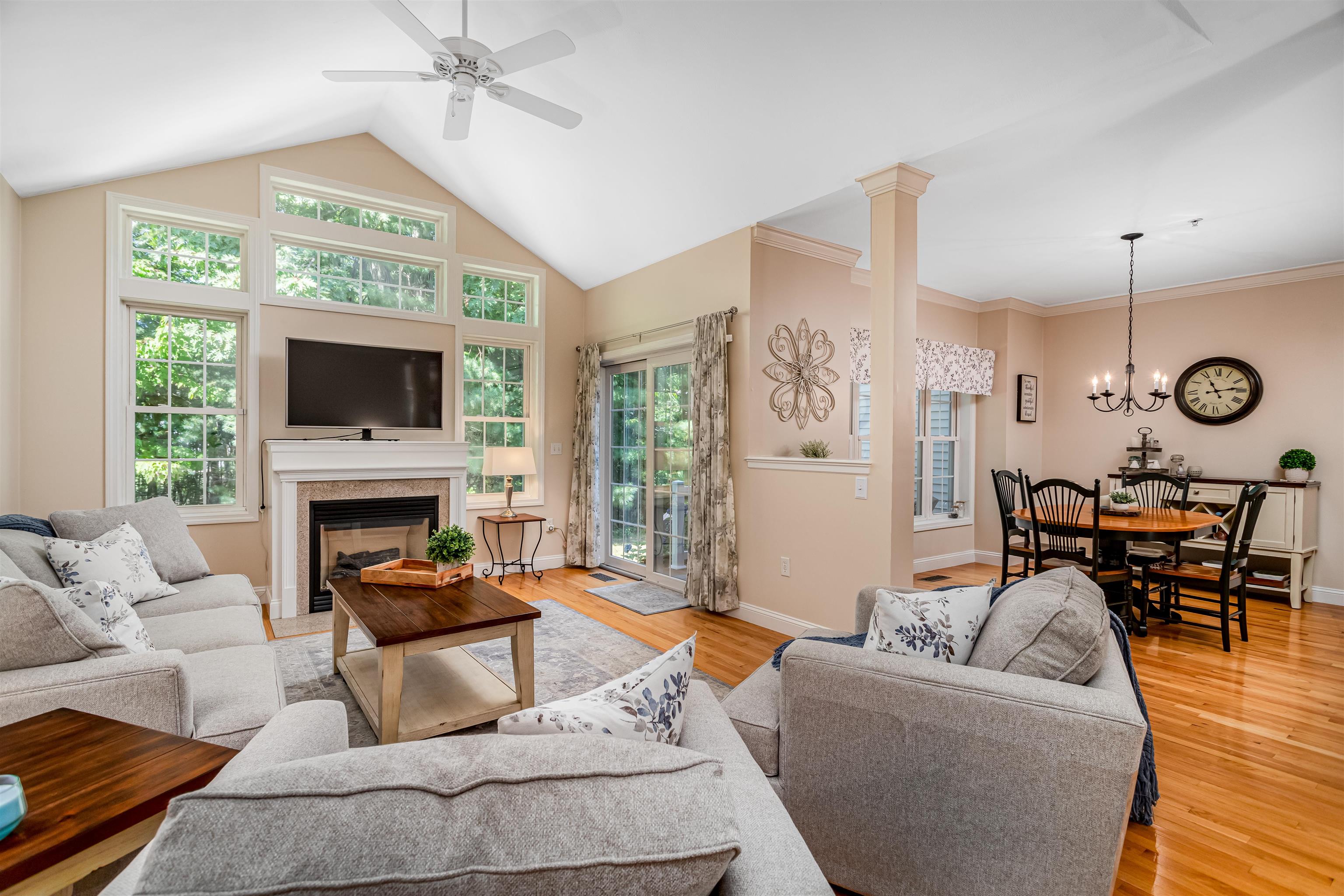 17 Esquire Lane Merrimack, NH 03054 - Photo 3 of 40