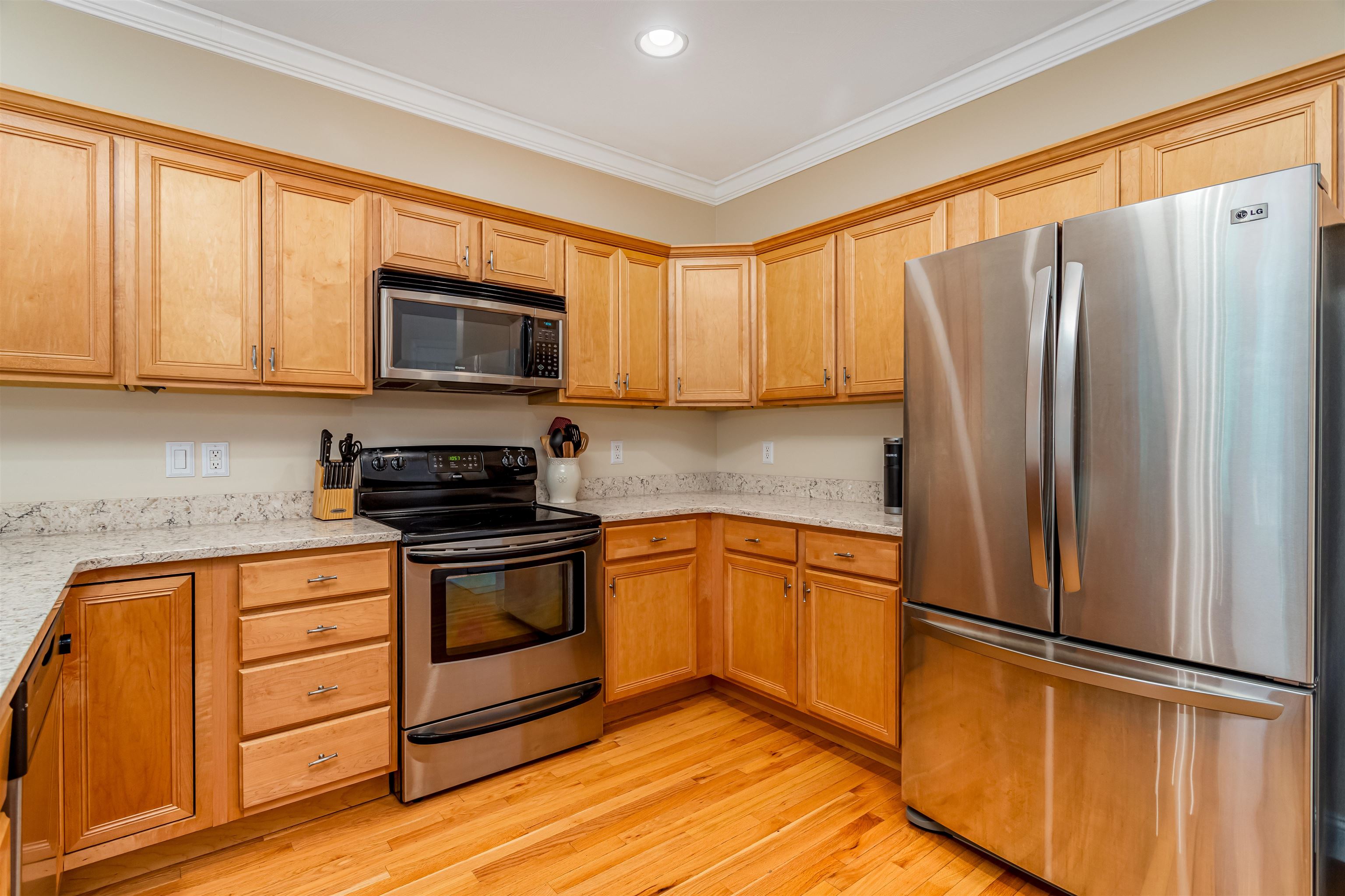 17 Esquire Lane Merrimack, NH 03054 - Photo 35 of 40