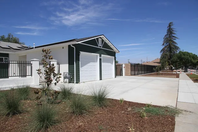 $759,900 | 728 West Vassar Avenue, Fresno, CA 93705