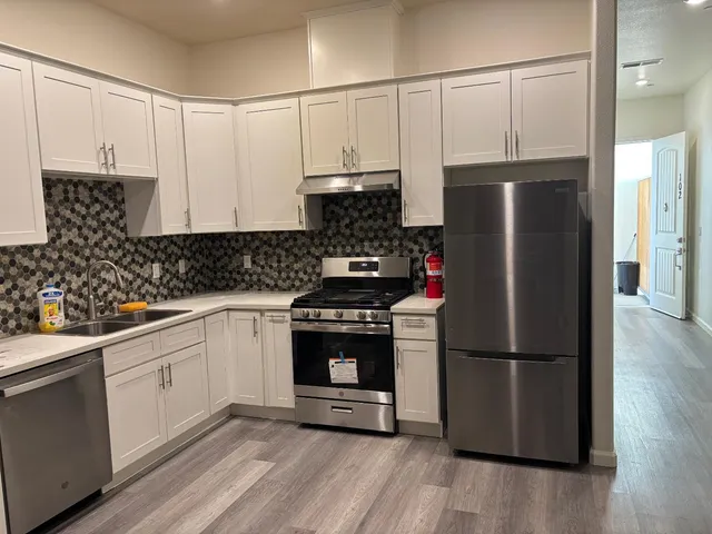 $759,900 | 728 West Vassar Avenue, Fresno, CA 93705