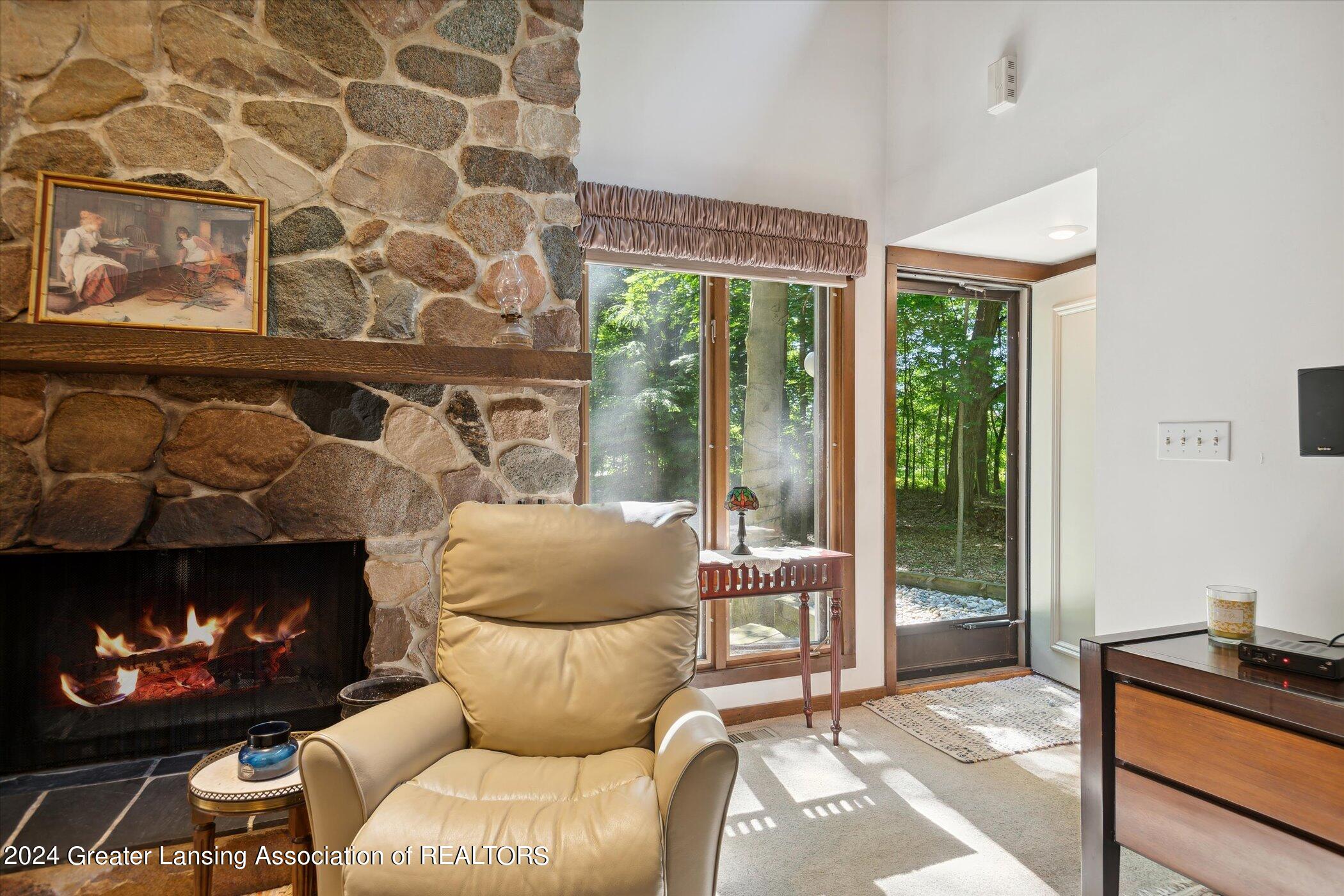 1037 North Eifert Road Holt, MI 48842 - Photo 11 of 63 07-1037-Eifert-Rd-Holt-MI-48842-WindowSt