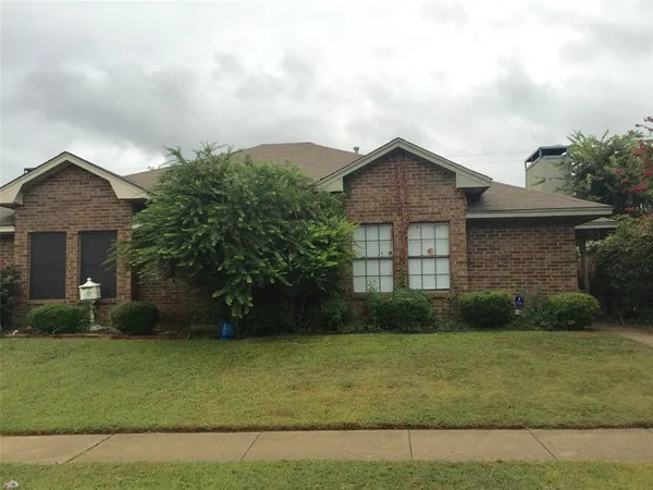 $1,795 | 311 Bryant Lane, Cedar Hill, TX 75104