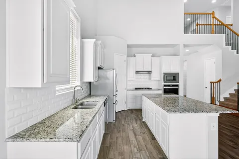 $734,000 | 810 Clearwell Street, Cedar Park, TX 78613