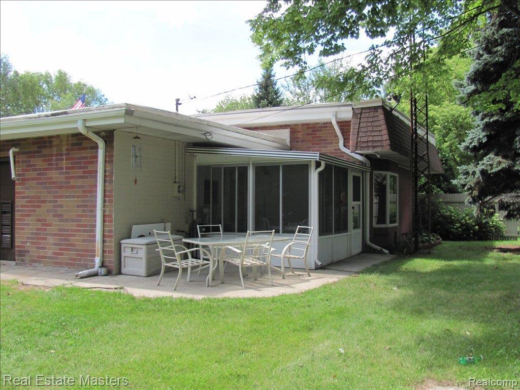 2146 Michigan Road Port Huron, MI 48060 - Photo 4 of 14 PATIO