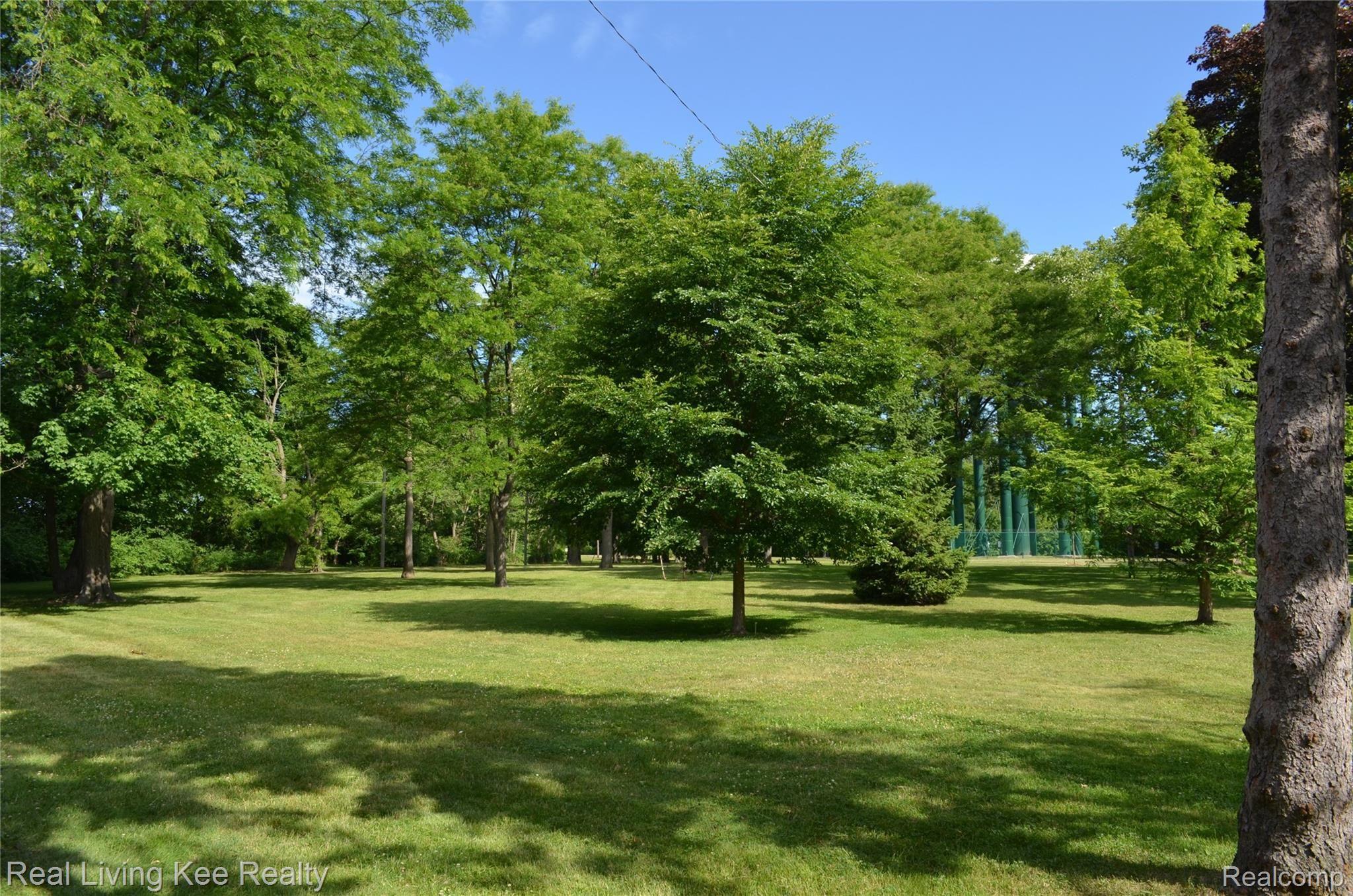 1532 Graefield Road Birmingham, MI 48009 - Photo 3 of 25 DSC_0446.JPG